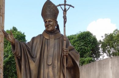 Cuba, Diocese Santa Clara, Santa Clara:

The monument of the Pope's visit to Cuba in January 1998 was inaugurated by Cardinal Tarcisio Bertone in 2008.