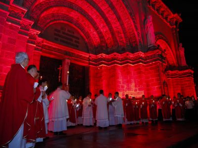 A Mass and ceremony were held in 82 ecclesiastical territories, churches and universities in the Philippines for those martyred for their faith and those suffering in order to live His Word.